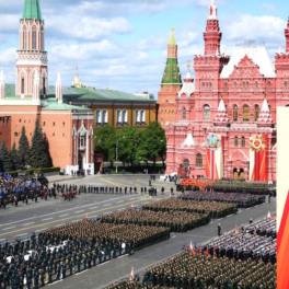 Путин рассказал Трампу о предотвращенных на Красной площади терактах перед Днем Победы