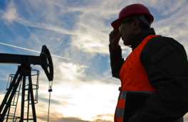 Крупнейшие нефтяные компании готовятся к затяжному падению цен на нефть