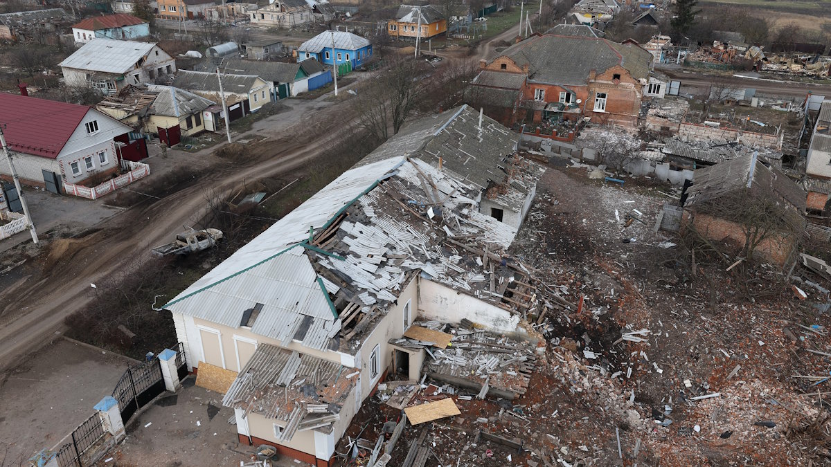 Дома, разрушенные в результате обстрелов ВСУ в Курской области (архивное фото)