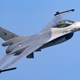 Украина и Чехия договорились готовить украинских пилотов на F-16