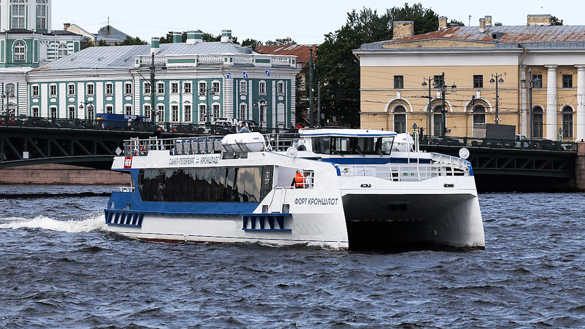 Скоростной пассажирский катамаран "Форт Кроншлот" проекта 04580 "Котлин" (иллюстрация)