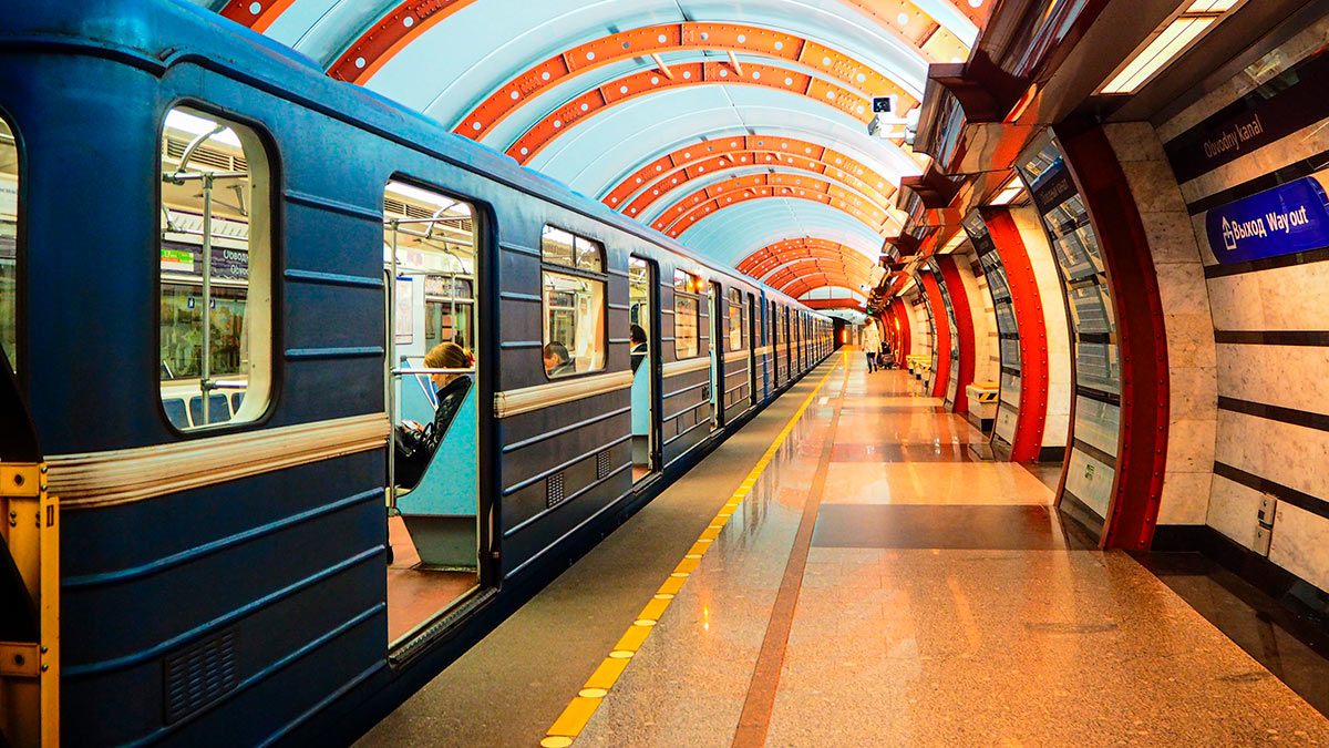 В Петербурге в ночь с 30 на 31 мая будет работать наземный транспорт и метро