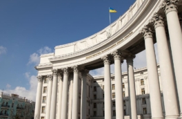 Киев заявил о готовности к полному и безусловному прекращению огня на 30 дней