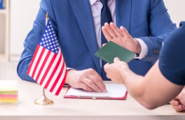 Администрация Трампа приостановила собеседования на выдачу студенческих виз