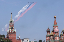 Парад Победы в Москве завершился пролетом авиации