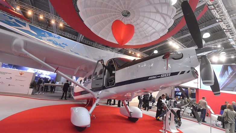 Российский самолёт ЛМС-901