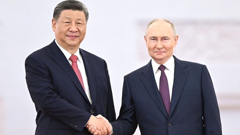 Председатель КНР Си Цзиньпин и президент России Владимир Путин