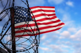 США депортируют тысячи украинцев