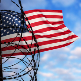 США депортируют тысячи украинцев