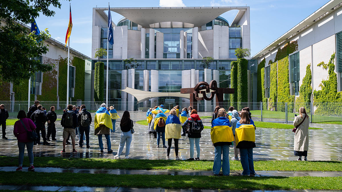 Euractiv анонсировал пересмотр статуса украинских беженцев в ЕС