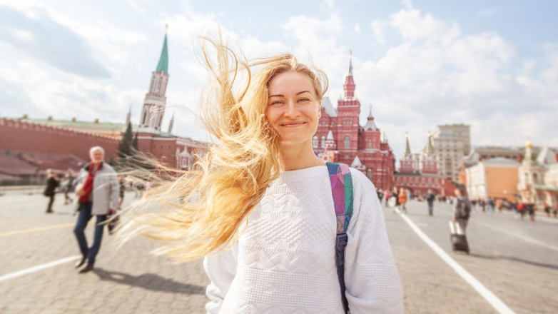 Порывы ветра в Москве в понедельник могут составить до 15 м/c