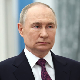 Существование России без суверенитета невозможно, заявил Путин