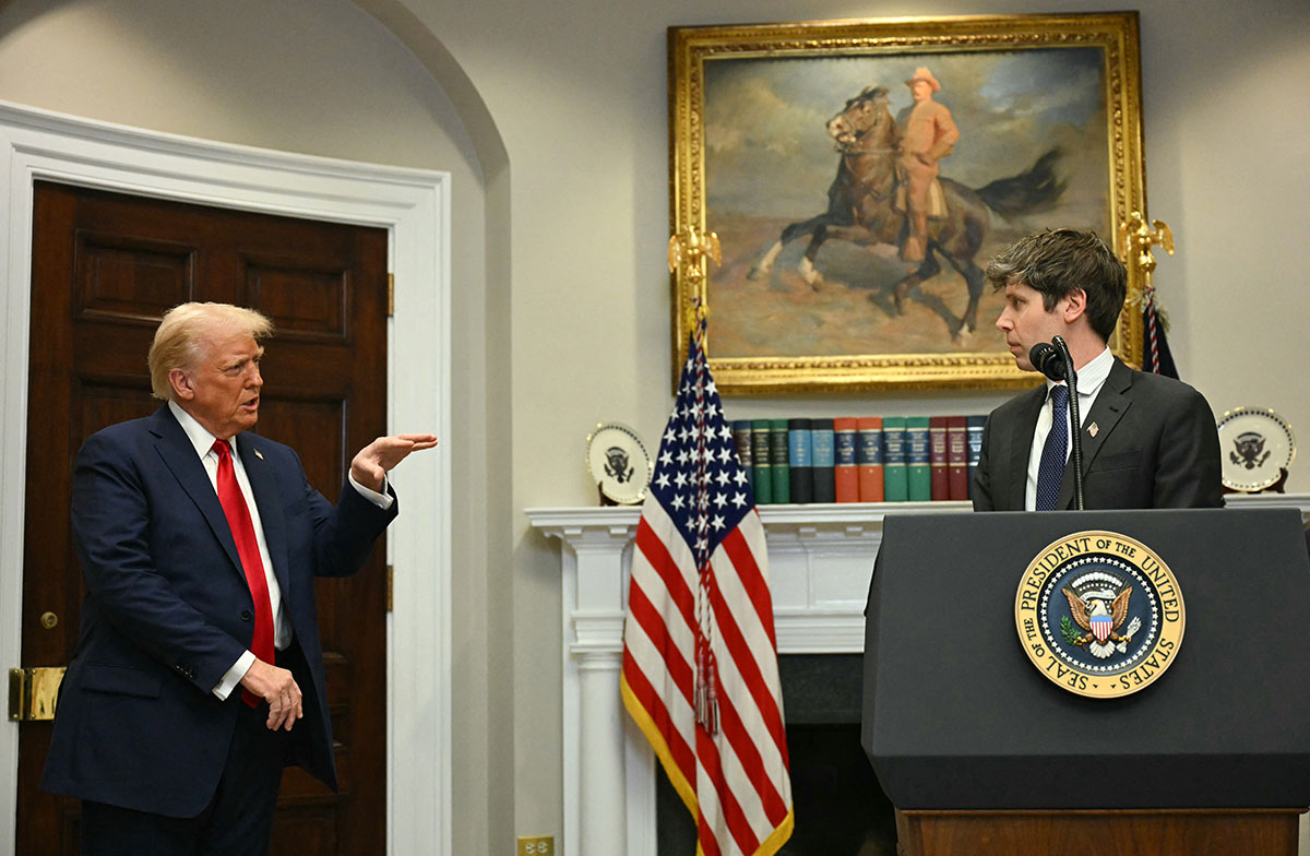 Президент США Дональд Трамп и глава OpenAI Сэм Альтман