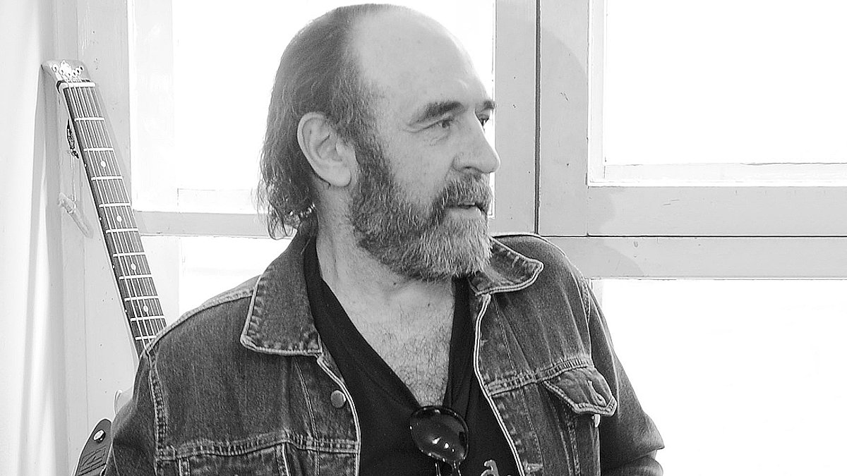 Поэт, драматург, прозаик и один из основателей рок-группы "Аквариум" Анатолий Гуницкий