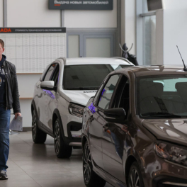 Россияне стали реже покупать новые автомобили: насколько упали продажи