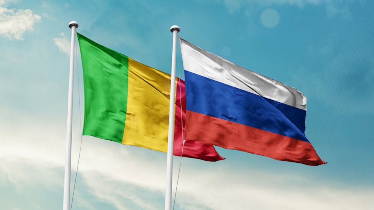 Флаги России и Мали
