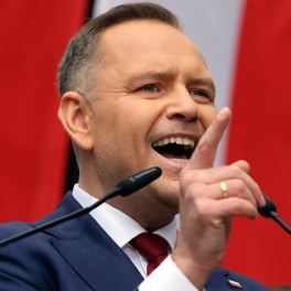 Кароль Навроцкий: что известно об объявленном в розыск в России победителе президентских выборов в Польше