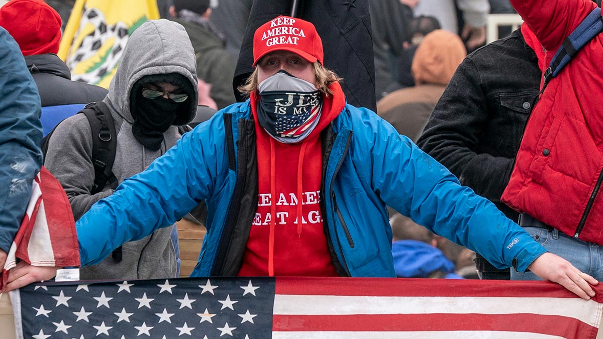 В США протестующим запретят носить маски