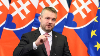 Президент Словакии счел референдум об отмене антироссийских санкций невозможным
