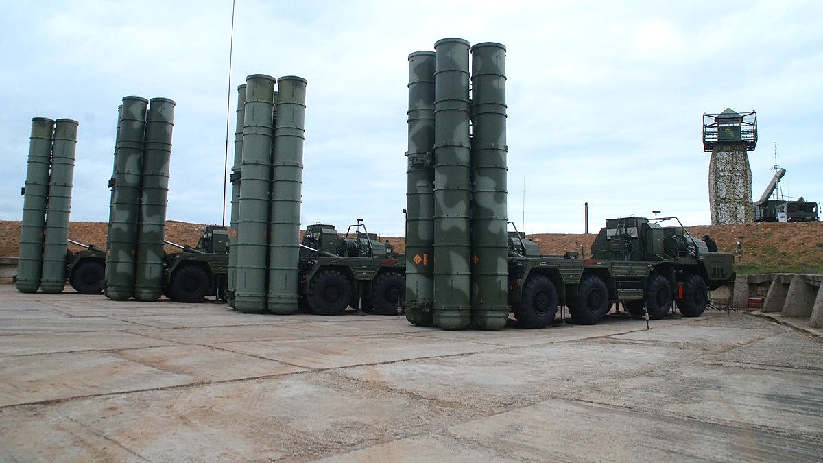 Зенитная ракетная система С-400 "Триумф" (архивное фото)