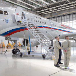 Производство самолетов Ту-214 нарастят до 20 штук к 2027-2028 годам, заявил Мантуров