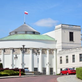 Парламент Польши выразил вотум доверия правительству премьер-министра Туска