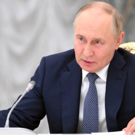Школы, дороги и перезапуск экономики: Путин поручил раскрыть потенциал Донбасса и Новороссии