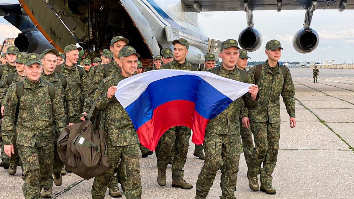 Минобороны РФ сообщило о возвращении группы российских военных из плена