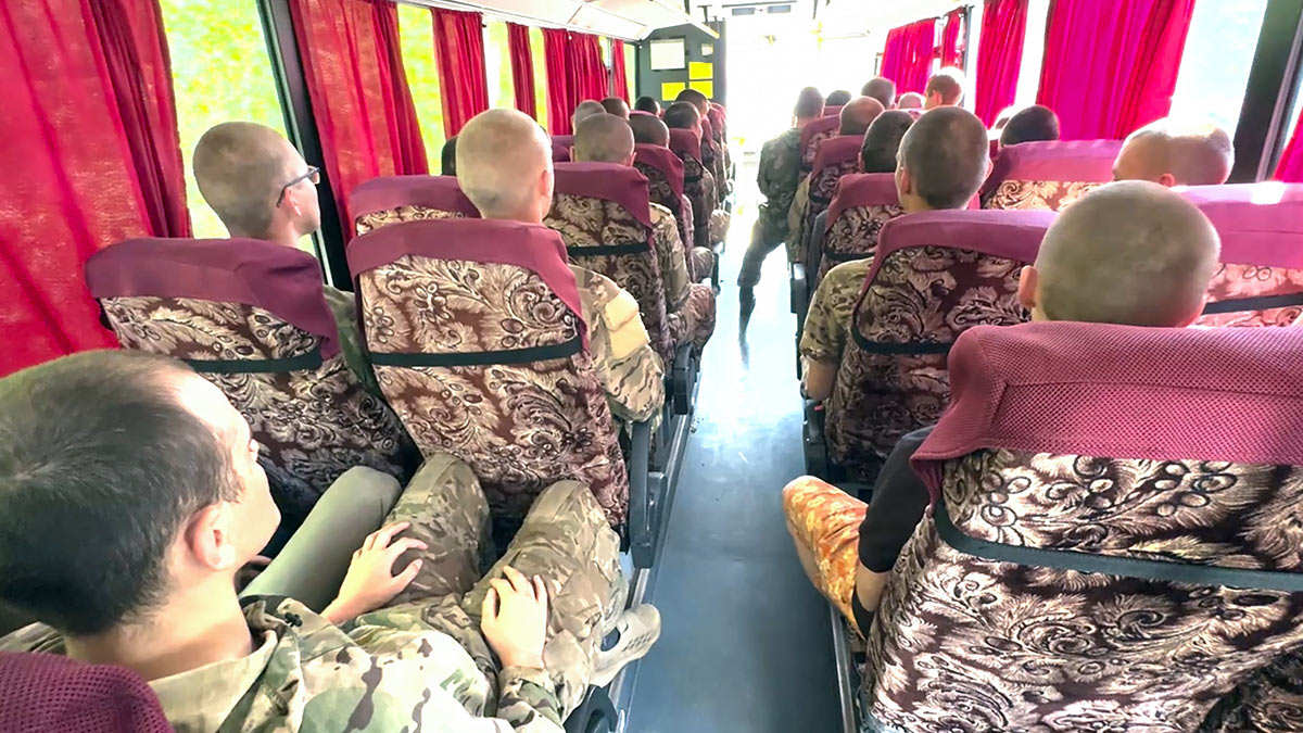 Возвращение российских военнослужащих из украинского плена
