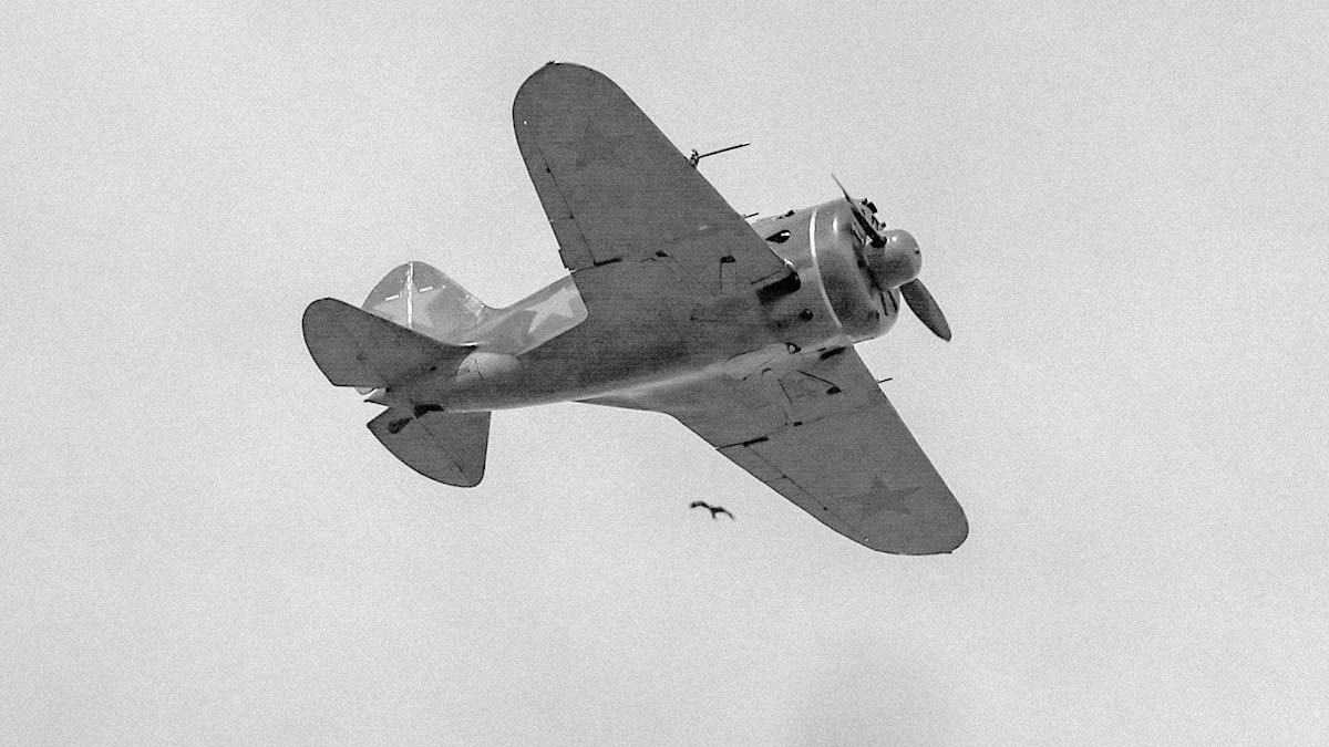 Истребитель И-16 