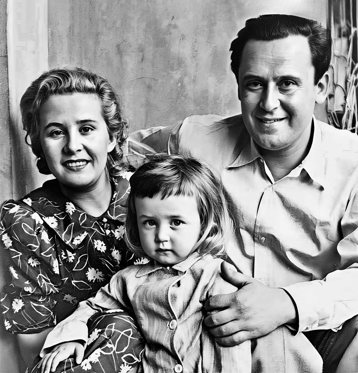 Василий Ливанов с родителями