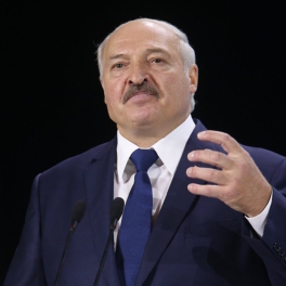 Лукашенко объяснил, за что нужно "не только руки, но и голову отрывать" во время уборки урожая