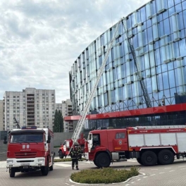 Крыша "Белгород Арены" загорелась после атаки беспилотника ВСУ