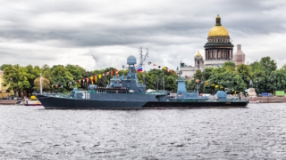 Власти Петербурга удалили сообщение об отмене главного парада в День ВФМ