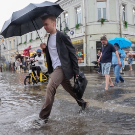 Свыше двух месячных норм осадков выпало в Москве в июле