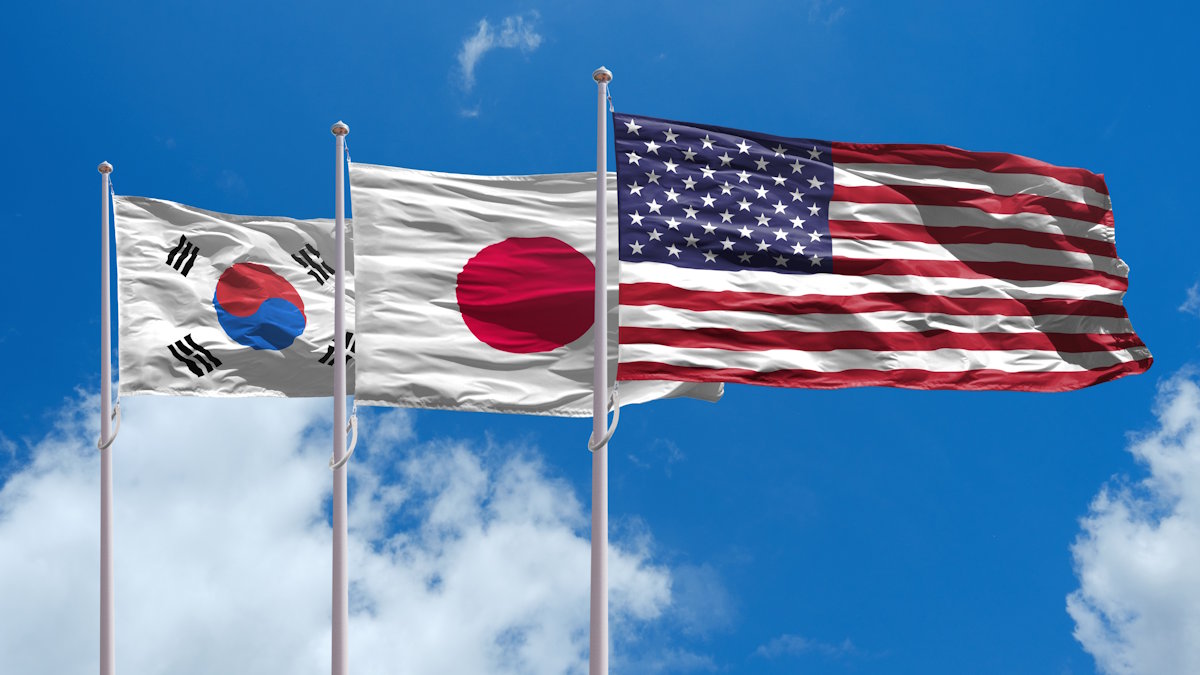 Флаги Южной Кореи, Японии и США