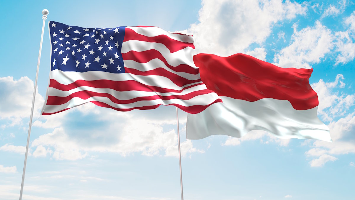 Флаги США и Индонезии