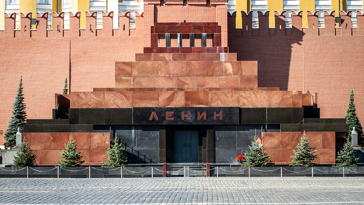Мавзолей Ленина закроют для посетителей 19 июля