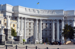 Украина заменит 20 своих послов