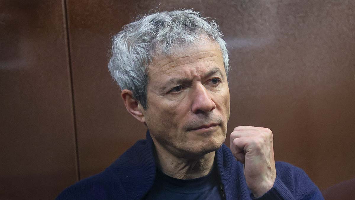 Мошкович дал взятку в виде дорогого карабина