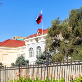 Посольство РФ в Азербайджане сообщило о жалобах россиян на применение к ним физического насилия