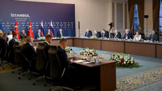Встреча Путина и Зеленского, возвращение перемещенных мирных жителей и обмен телами погибших – Мединский о переговорах с Украиной