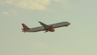 Самолет Air India вспыхнул после приземления в Нью-Дели