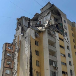 Семьям погибших при обрушении дома в Саратове выплатят по 1 млн руб.