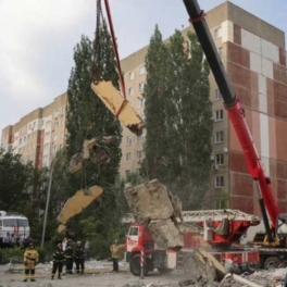 Взрыв дома в Саратове: число погибших выросло до 7, завалы разобраны на 50%
