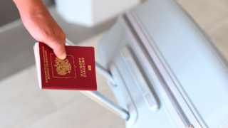 Порог долга для запрета на выезд предложили поднять в 3 раза