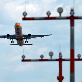 Рейсовый Boeing немецкой авиакомпании загорелся в воздухе