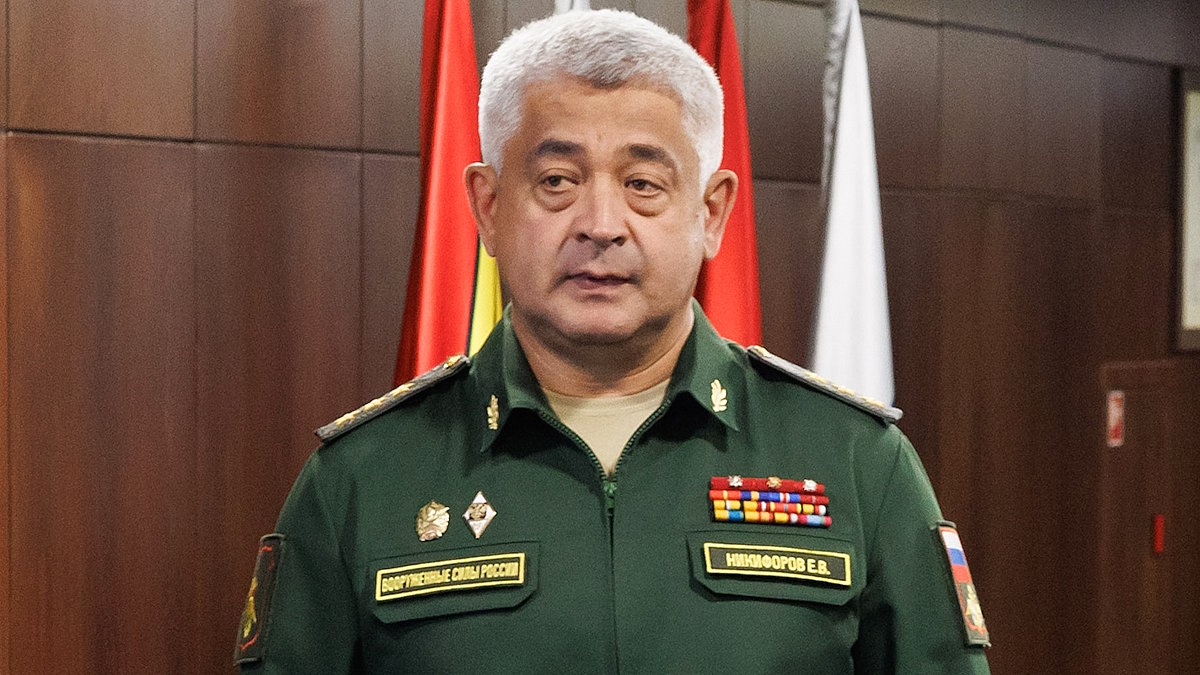Командующий группировкой войск "Север" Вооруженных сил РФ генерал-полковник Евгений Никифоров
