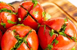 Пикантные фаршированные помидоры: простой рецепт вкусной заготовки без уксуса