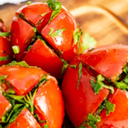 Пикантные фаршированные помидоры: простой рецепт вкусной заготовки без уксуса